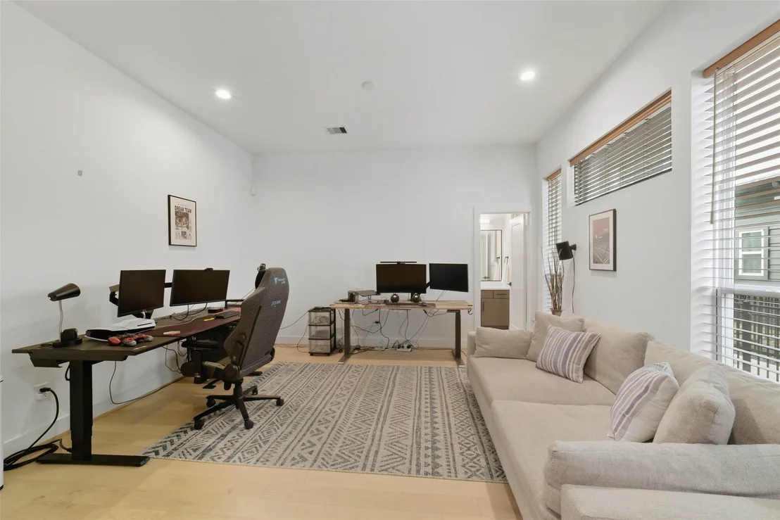 Photo of 3006 Lamar Street