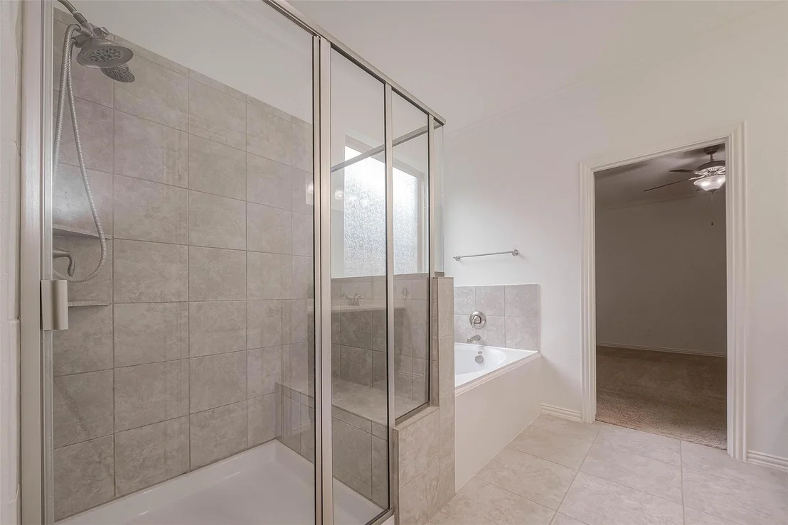 Photo of 2261 Oak Circle Drive N