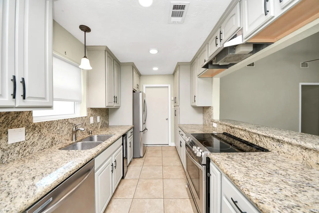 Photo of 1104 N Heron Drive