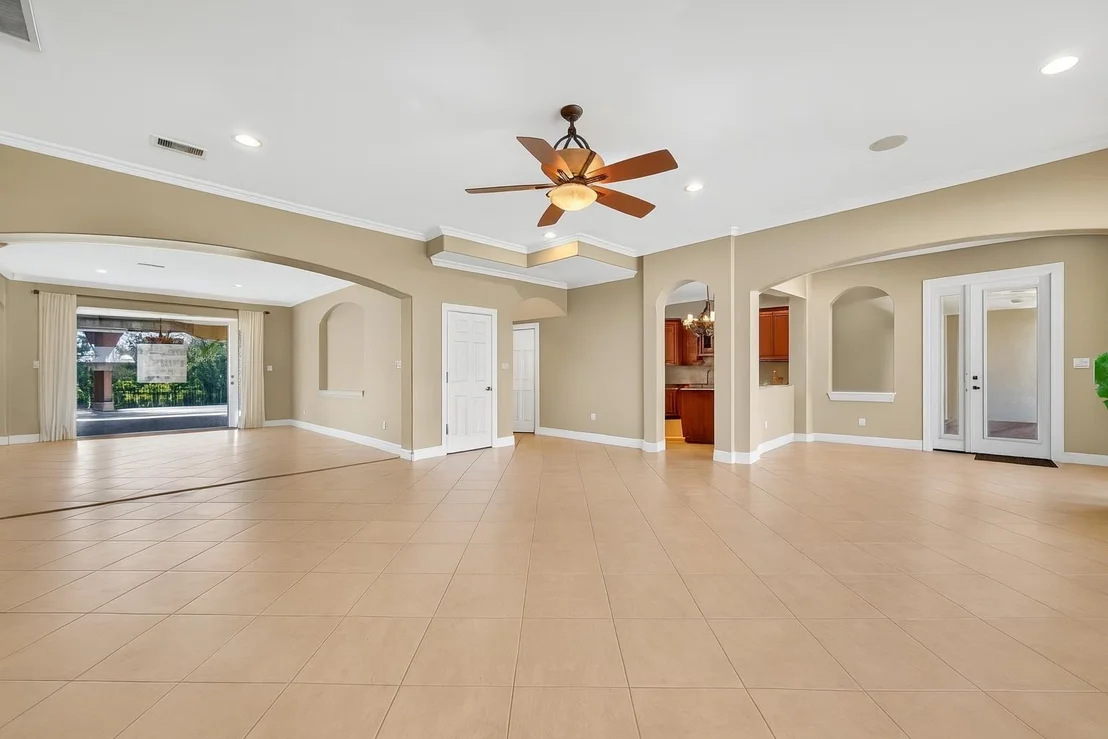 Photo of 2242 Marina Way
