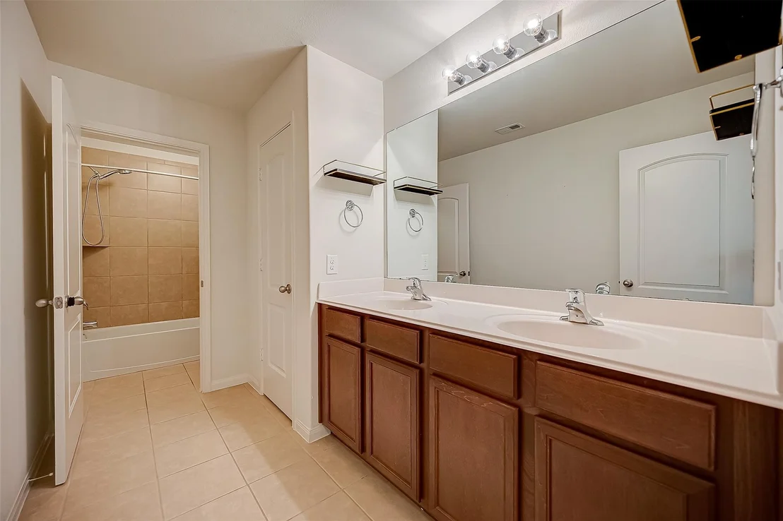 Photo of 346 Apache Field Lane
