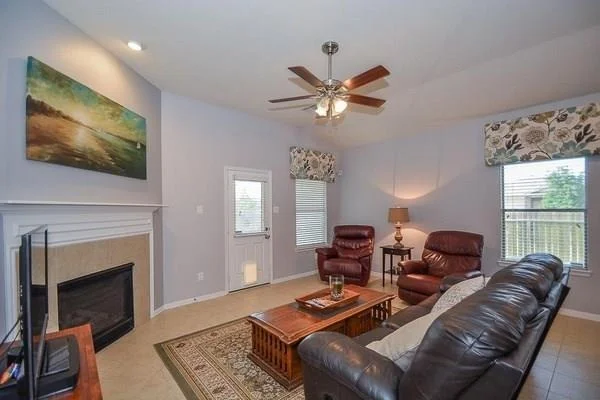 Photo of 623 W Newport Bend