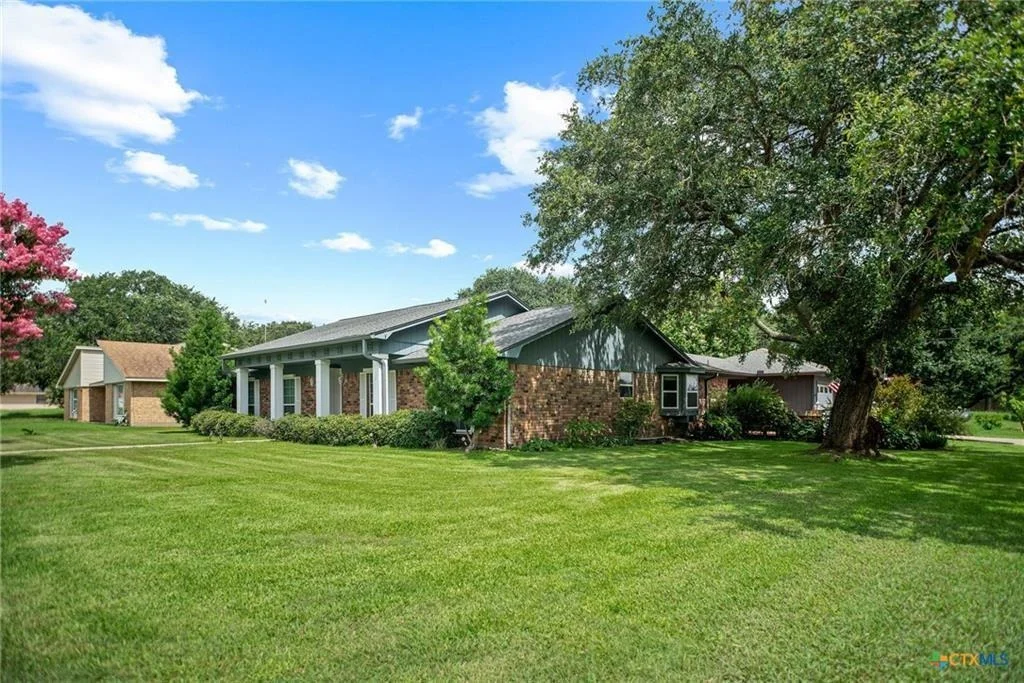 Photo of 300 Green Avenue