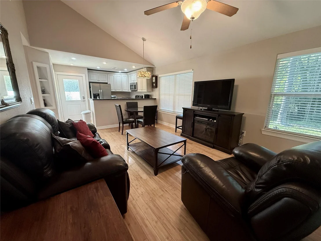 Photo of 200 Dewberry