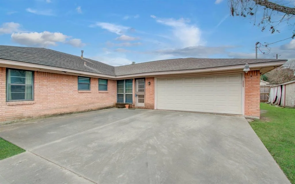 Photo of 4702 Willowbend Boulevard