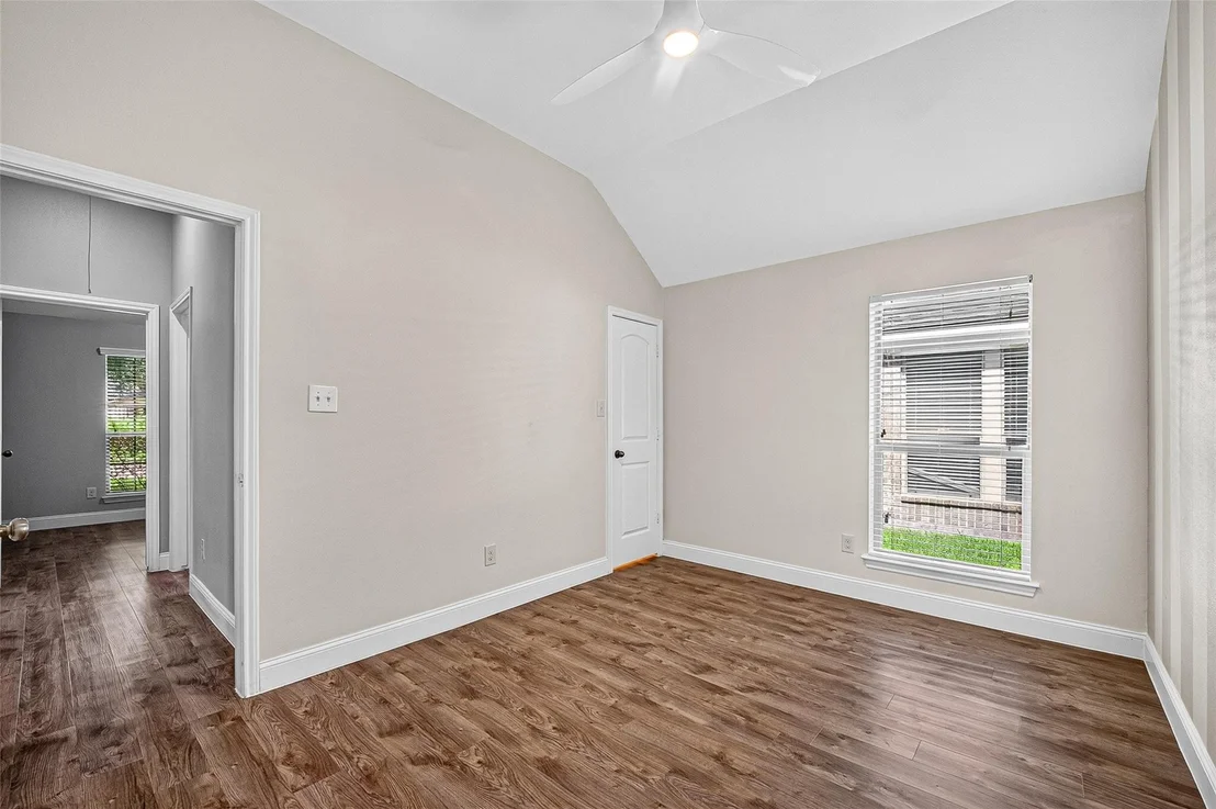 Photo of 5606 Walnut Glen Lane