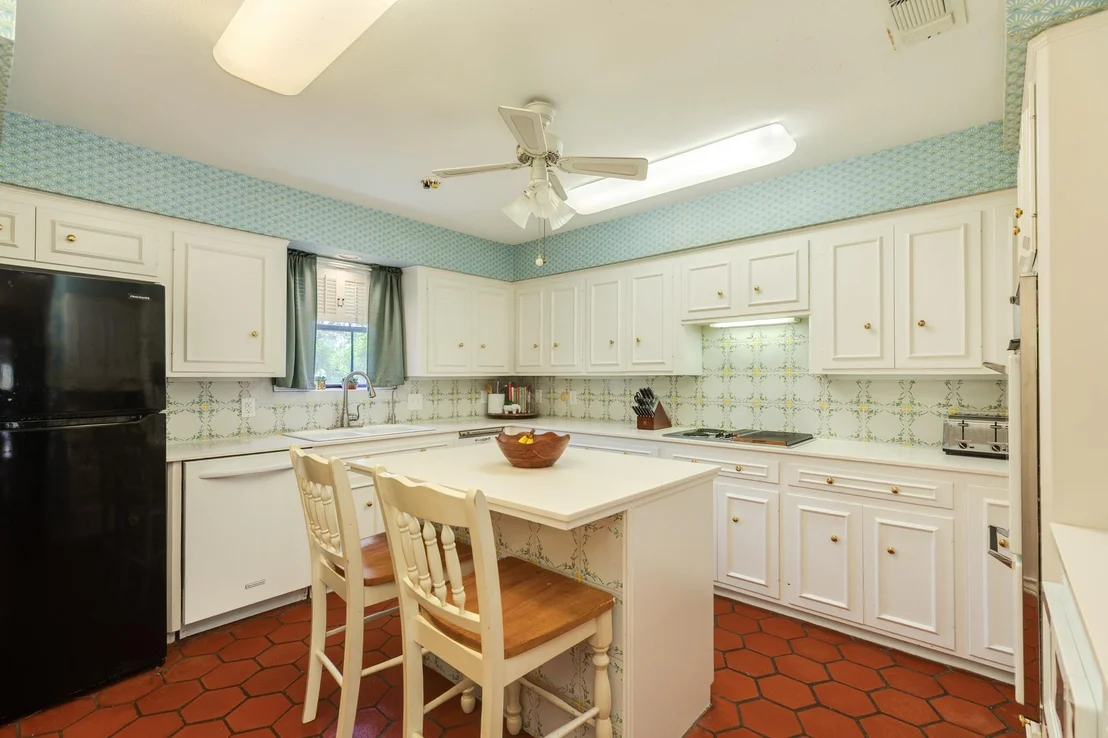 Photo of 110 Sequoia