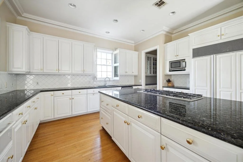 Photo of 6632 Brompton Road