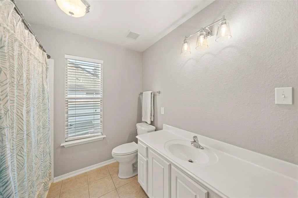 Photo of 147 S Evangeline Oaks Circle