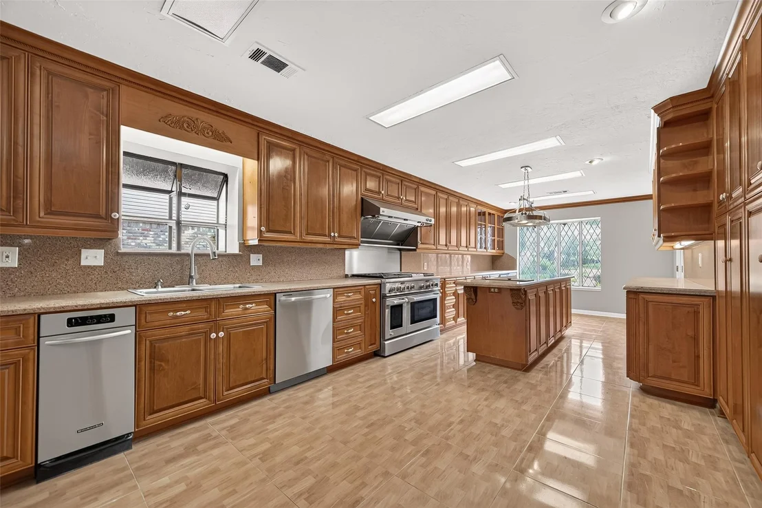 Photo of 16806 Deep Pines Drive