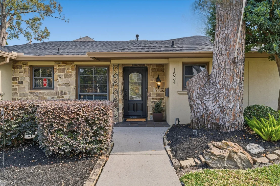 Photo of 1534 Glourie Drive
