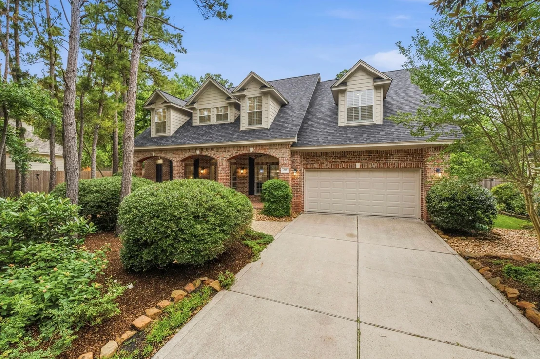 Photo of 130 E Fairbranch Circle