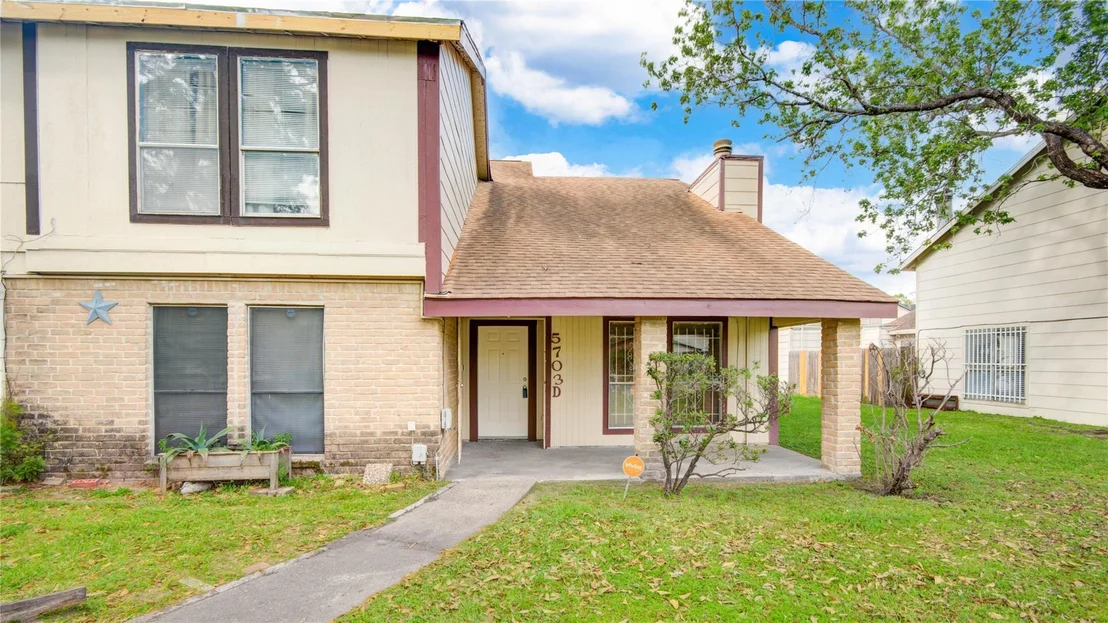 Photo of Unit D at 5703 Easthampton Drive