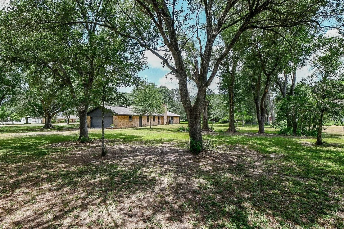 Photo of 279 Lakeview 3 Road