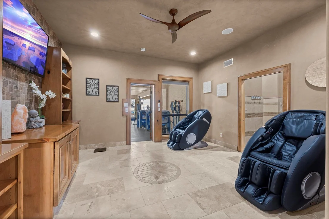Photo of 40 La Jolla Circle
