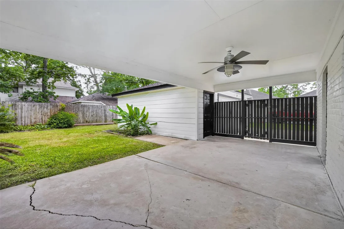 Photo of 1123 Suwanee Lane