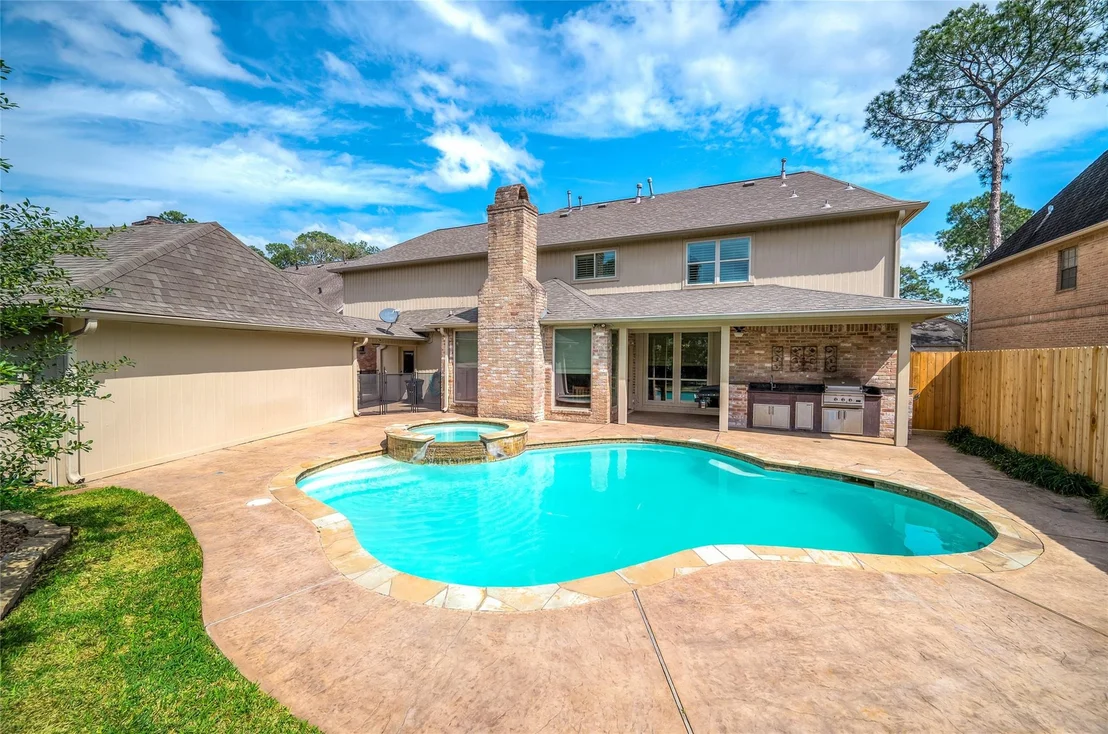 Photo of 610 Rock Cove