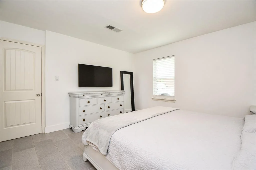Photo of 9427 Springmont Drive