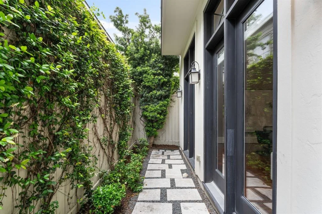 Photo of 2239 Mimosa Drive