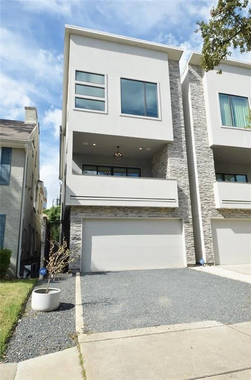 Photo of 2628 Greenbriar Drive