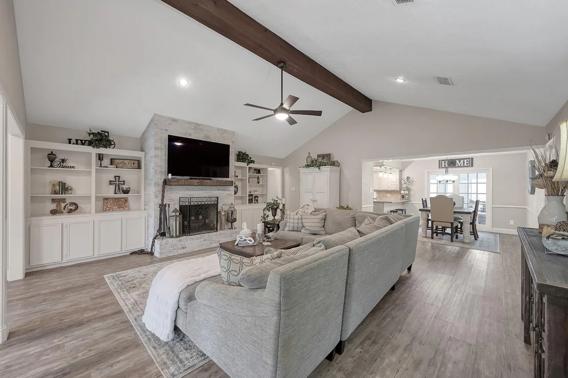 Photo of 8 Cambridge Circle