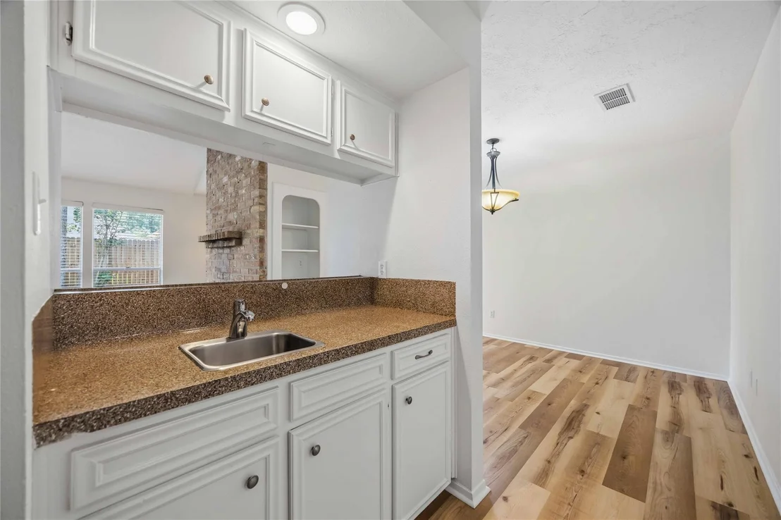 Photo of 1002 Oxborough Drive