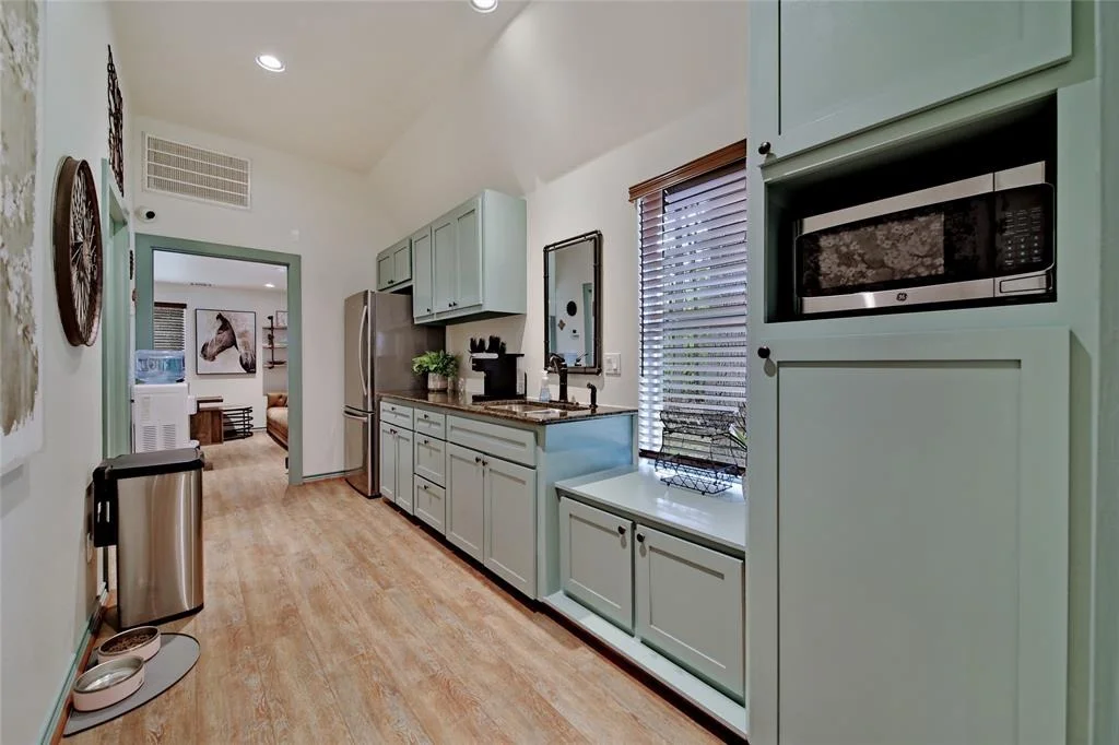 Photo of 8991 Mann Lane