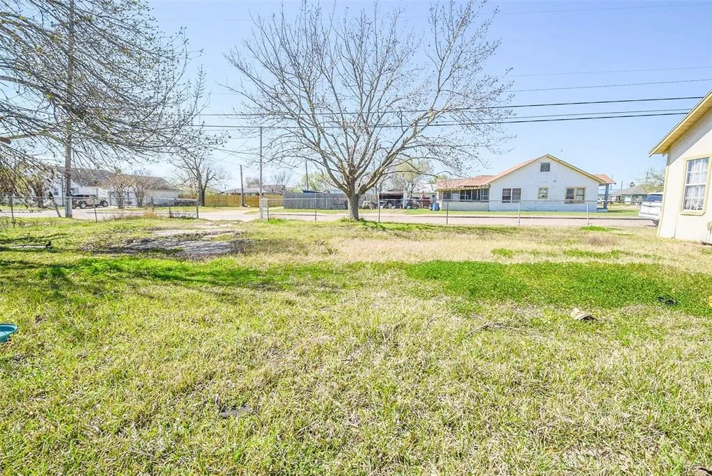 Photo of 529 W 4th Street