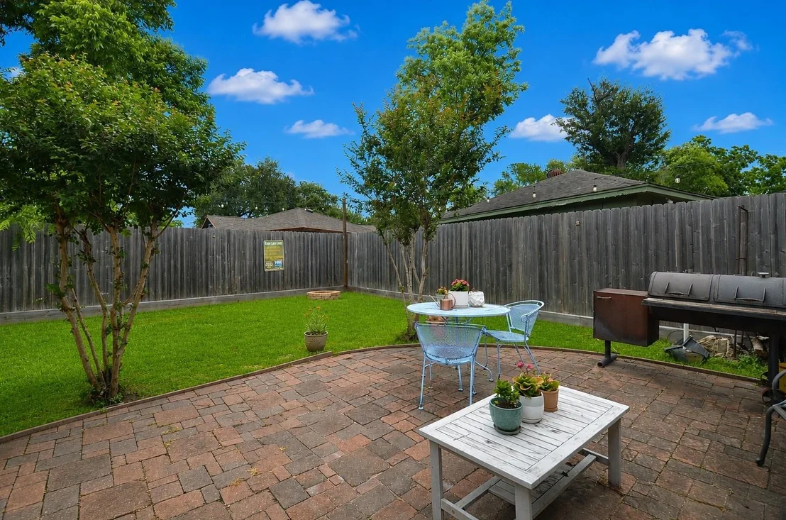 Photo of 9718 Springmont Drive