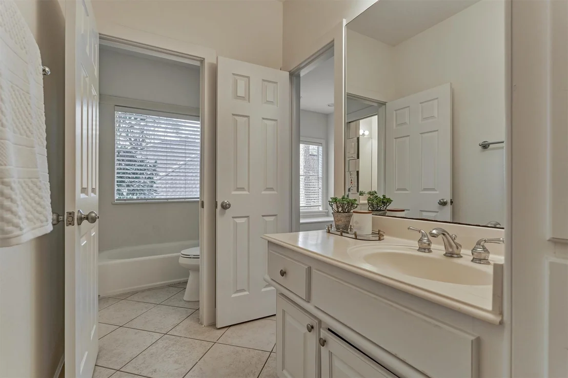 Photo of 43 Meadow Brook Place