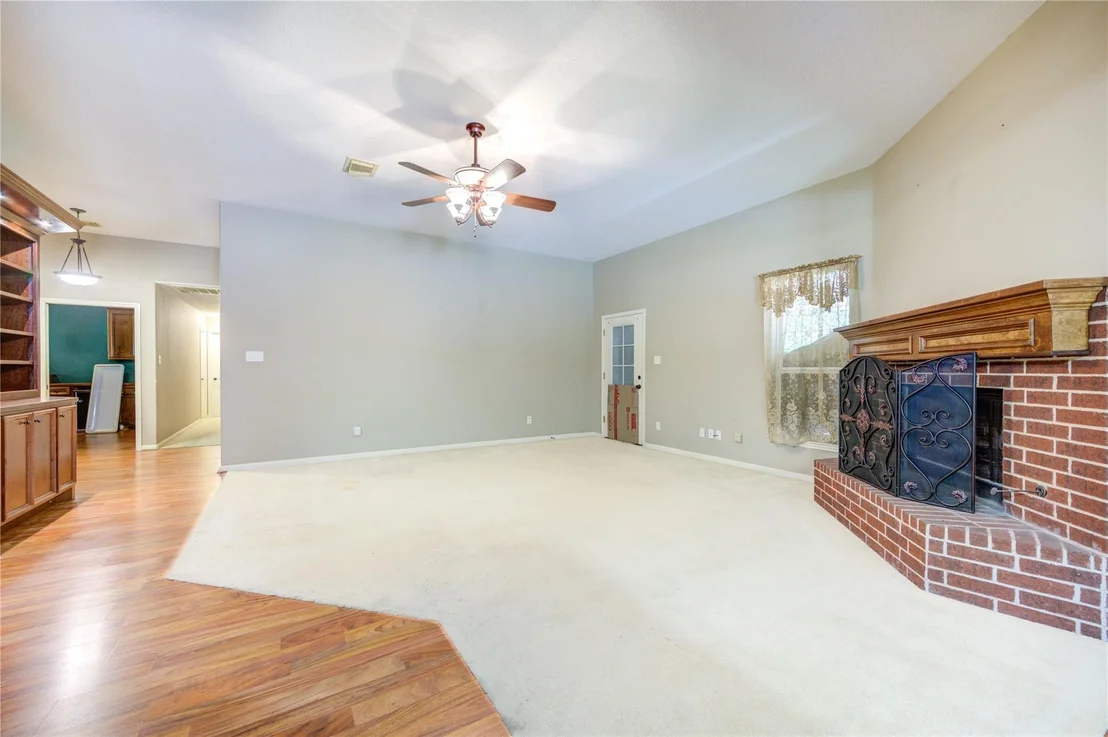 Photo of 391 Skipper Lane