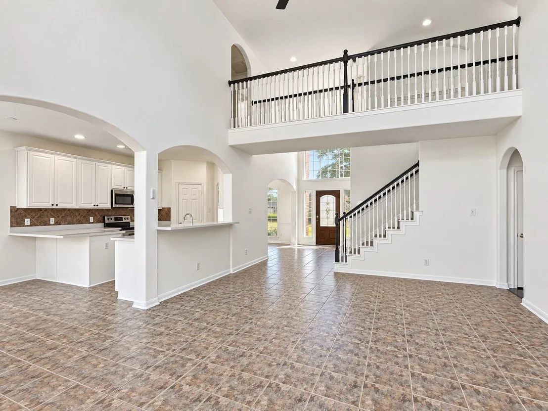 Photo of 6043 Heathmoor Lane