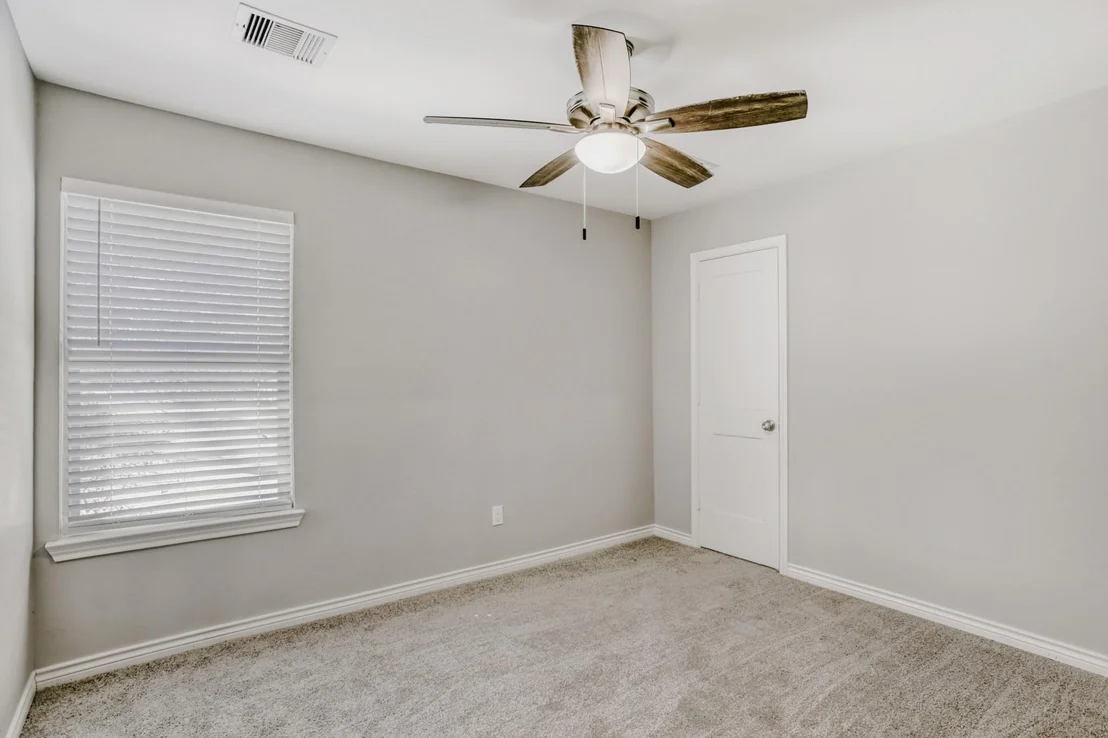 Photo of 28943 Enchanted Drive