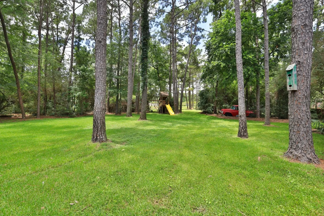 Photo of 40407 Manor Drive
