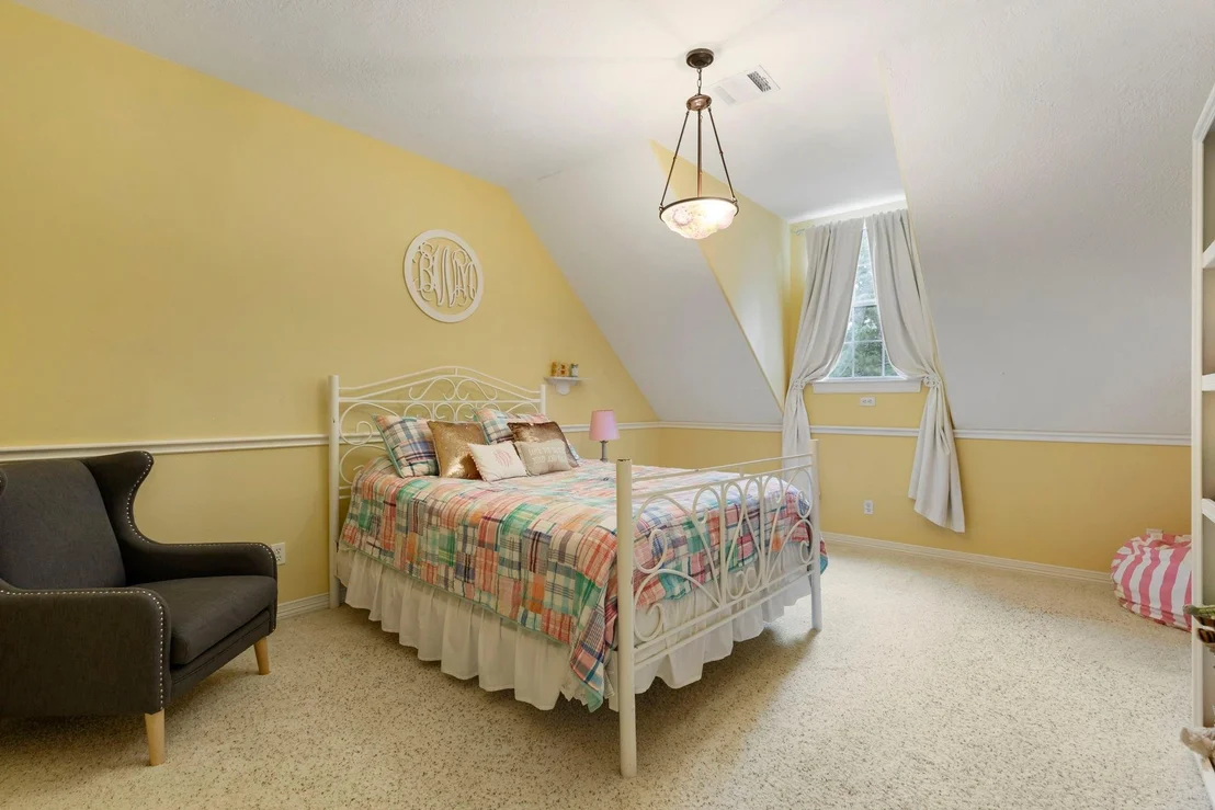 Photo of 10810 Lake Windcrest