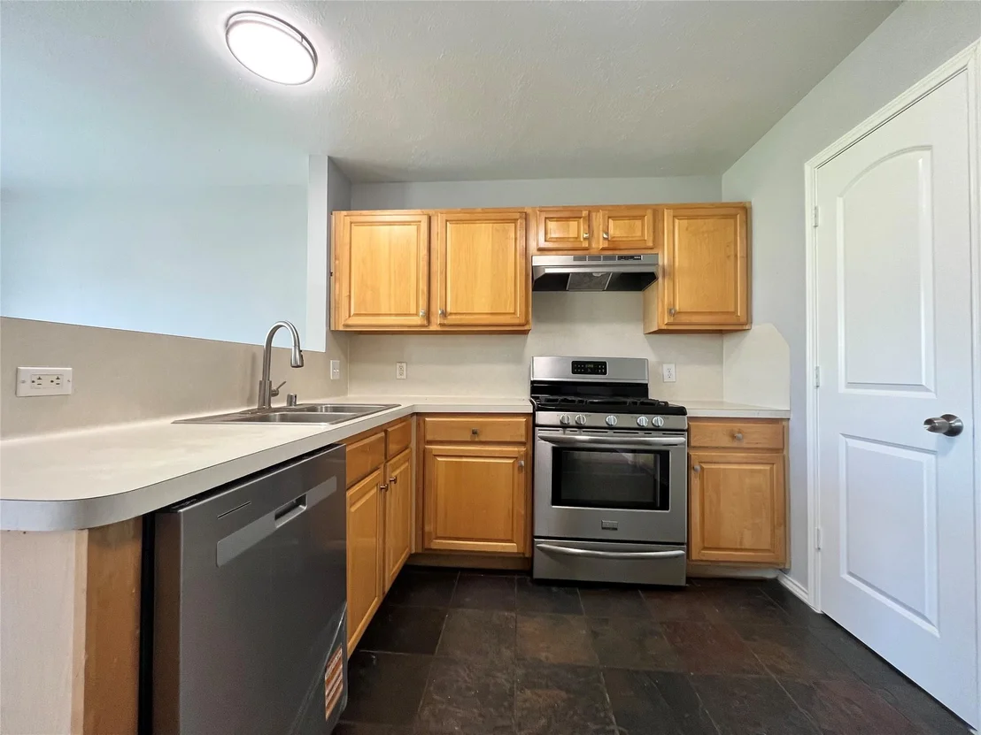 Photo of 919 N Oak Drive