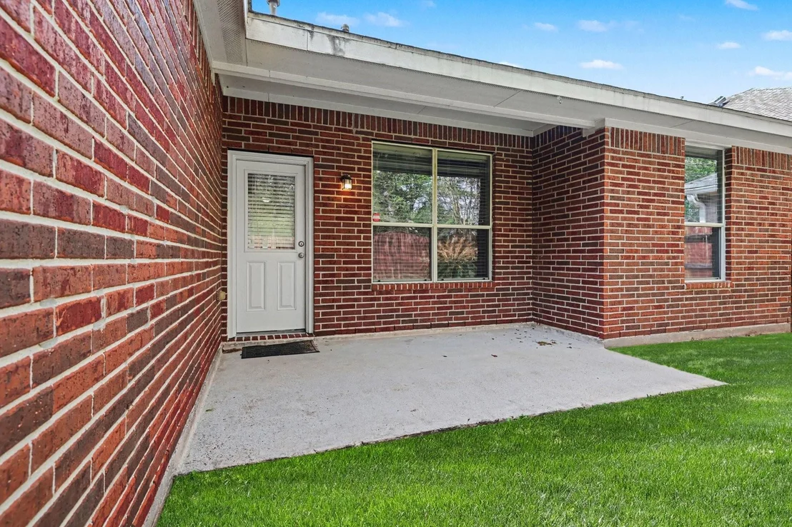 Photo of 25614 Saddlebrook Village Drive