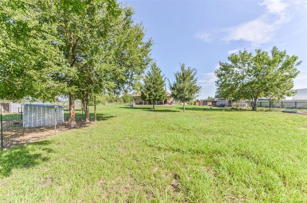 Photo of 5947 Mockingbird Lane