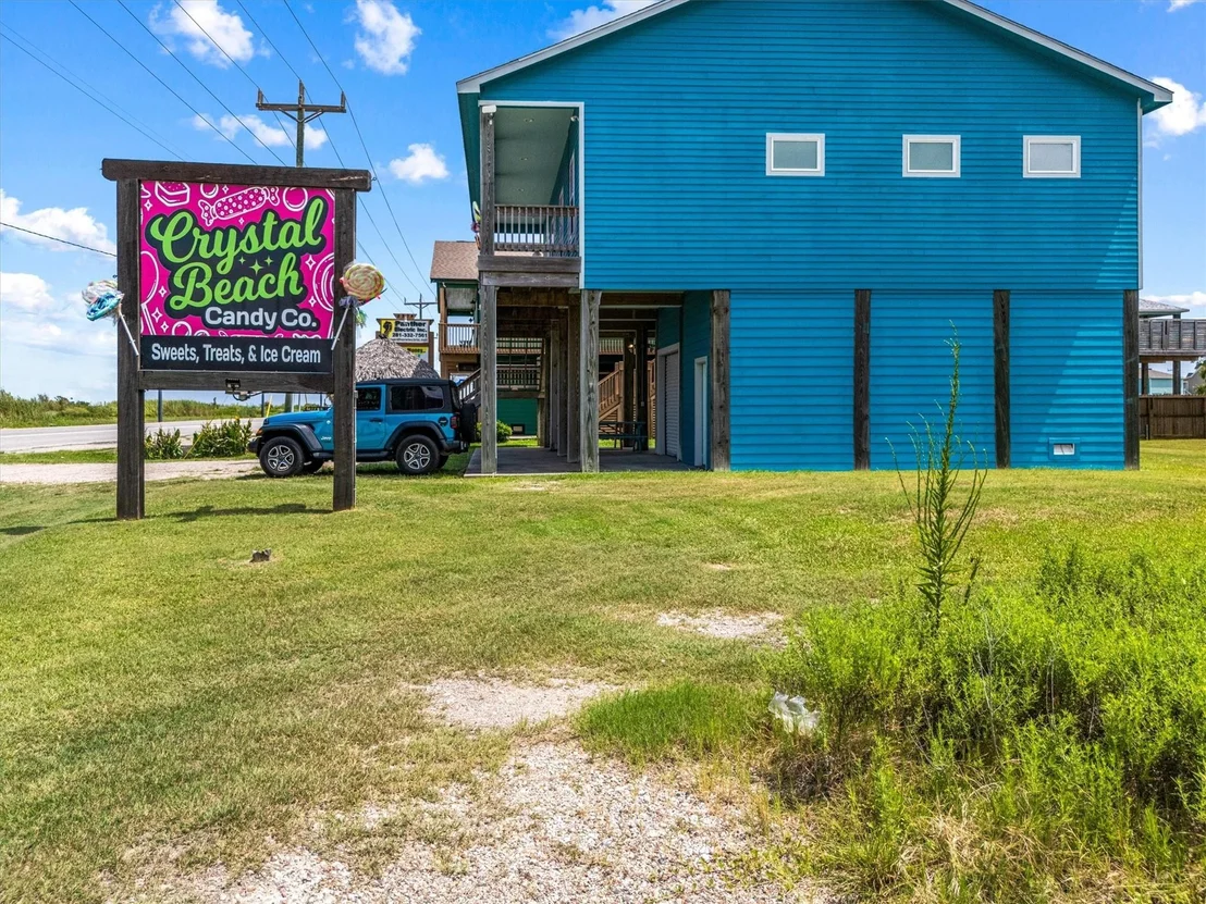 Photo of 871 Surfview