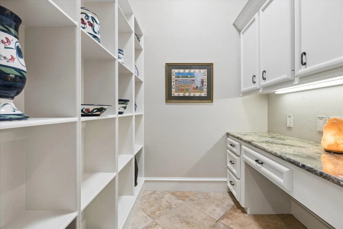 Photo of 6810 Anthonia Lane