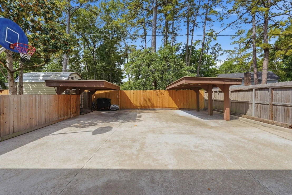 Photo of 15007 Benfer Road