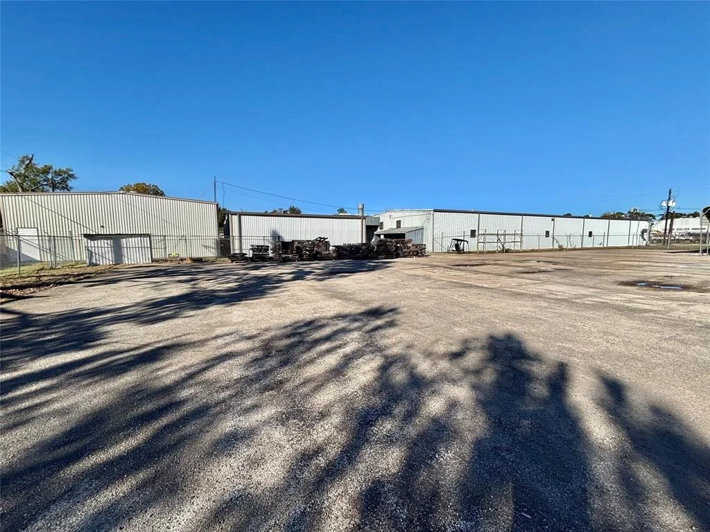 Photo of 3807 Pinemont Drive