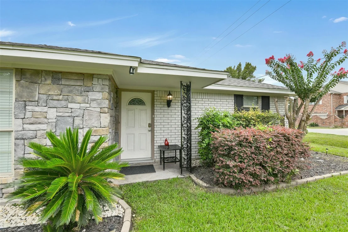 Photo of 10502 Deval Drive