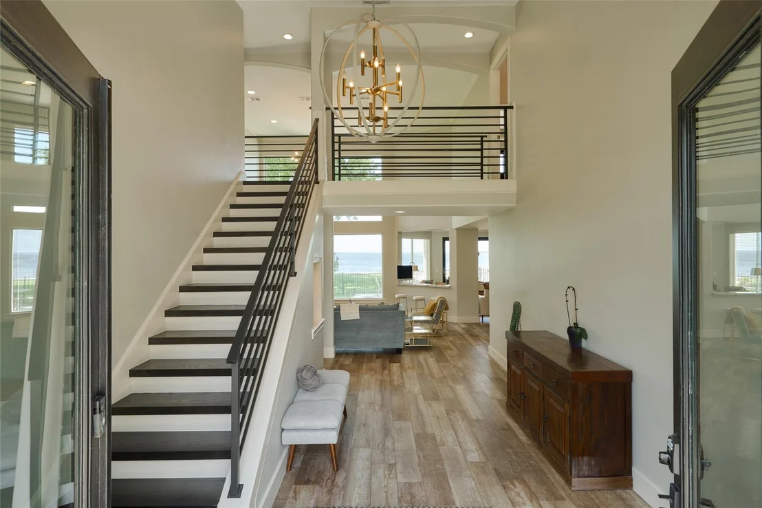 Photo of 11706 Edgewater Court