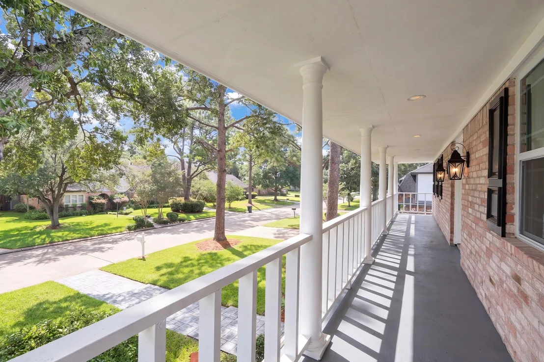 Photo of 18115 Longcliffe Drive