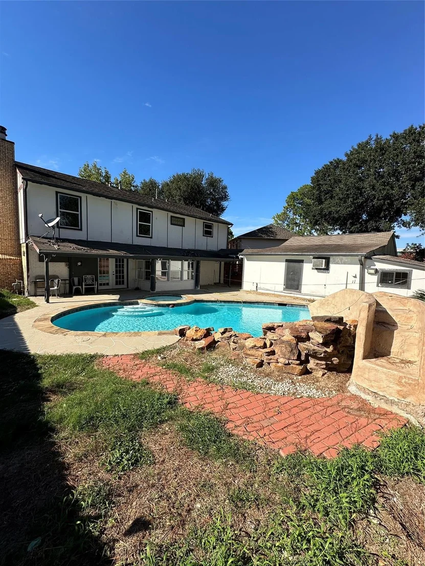 Photo of 8326 Clover Garden