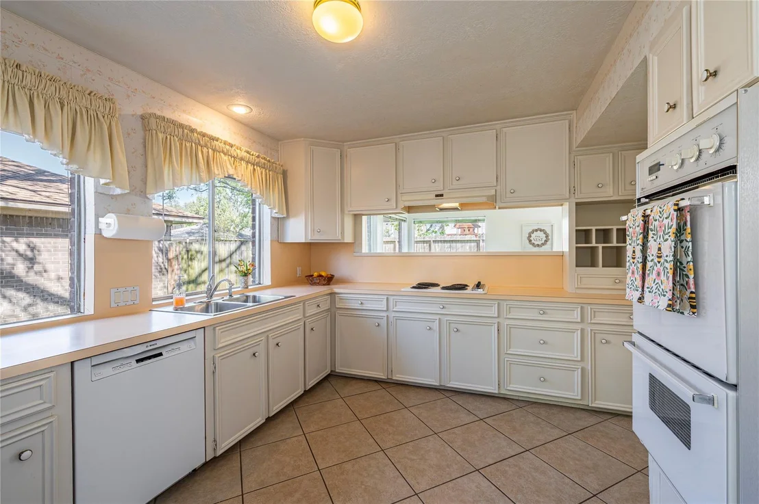 Photo of 16419 Laurelfield Drive