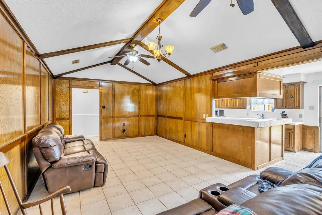 Photo of 2421 Maxwell Lane
