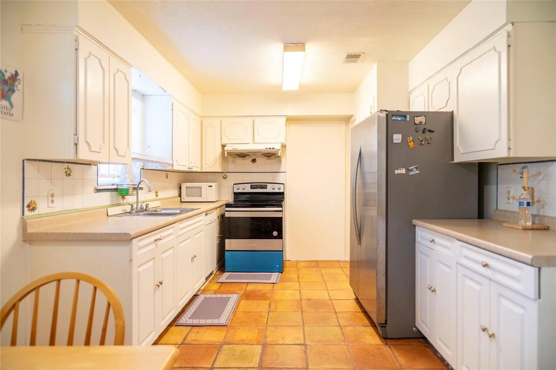 Photo of 8923 Hendon Lane