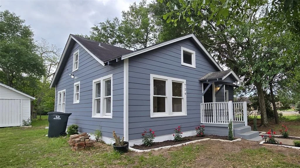 Photo of 724 Eagle Lake Road